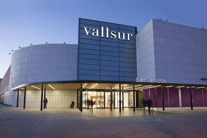 Centro Comercial Vallsur, propiedad de Castellana Properties en Valladolid.